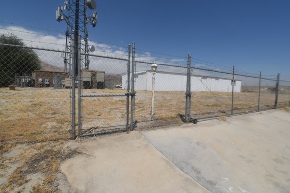 DESERT SHORES COMMERCIAL BUILDING: 3844 Scott Dr, Thermal, CA 92274